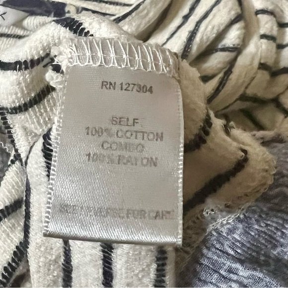 John Mark Women's Pullover Striped Jacket Black and White with Multi Print Hem - Picture 5 of 5